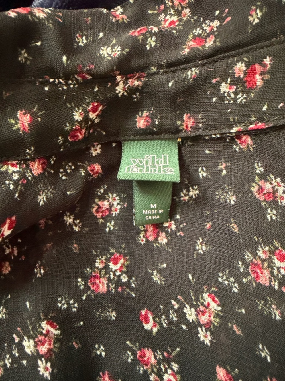 💐Wild Fable Black Sheer Button-Up Blouse with Pink Floral Print - Picture 5 of 5